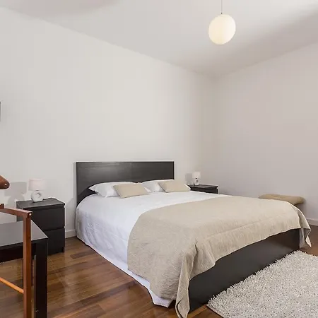 Casa Camelias - Family By The Lagoon 度假居 *