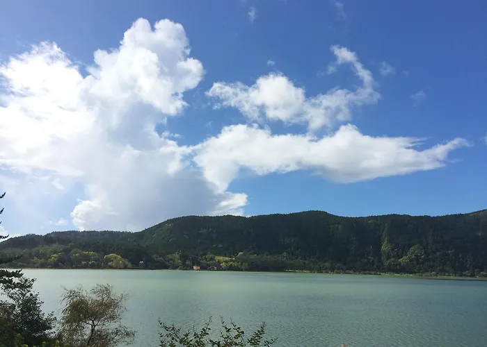 Casa Camélias - Family By The Lagoon * Sete Cidades